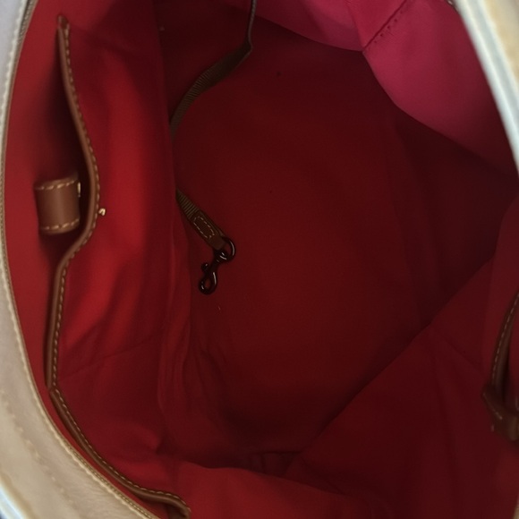 White Dooney & Bourke tote. - Picture 6 of 6